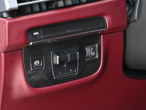 Used 2025 Cadillac Escalade Sport image 29