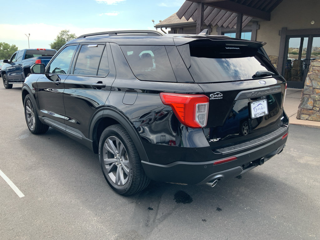 Used 2023 Ford Explorer XLT w/ Equipment Group 202A AWD/4WD image 8