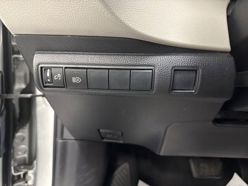 Used 2020 Toyota Corolla LE image 22