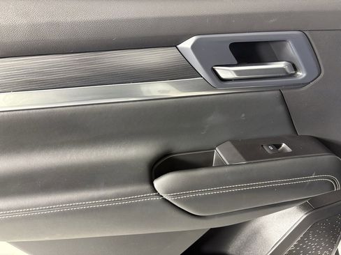 Used 2025 GMC Terrain Elevation image 34