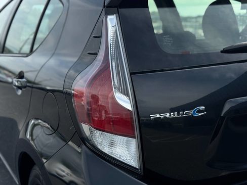 Used 2016 Toyota Prius C Two image 47