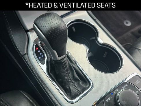 Used 2018 Jeep Grand Cherokee SRT image 13