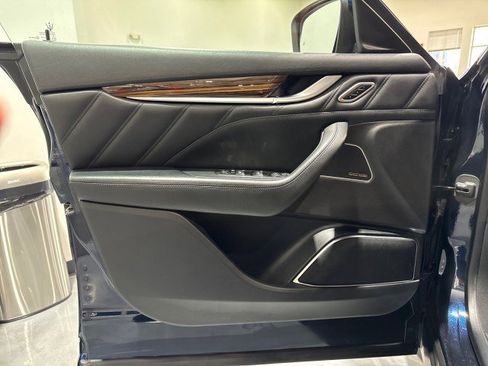 Used 2021 Maserati Levante GranLusso image 42