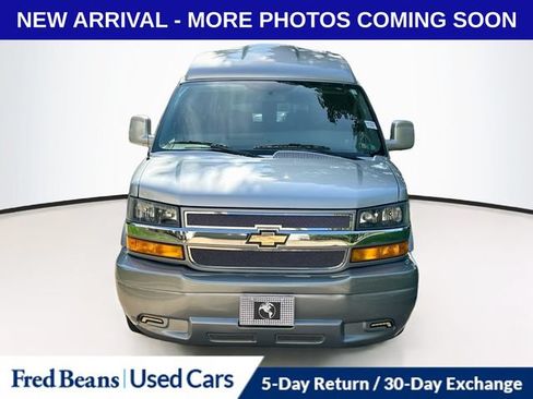 Used 2018 Chevrolet Express 2500 w/ Enhanced Convenience Package RWD image 2