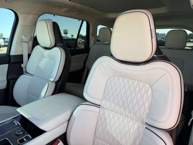 Used 2022 Lincoln Aviator Black Label w/ Dynamic Handling Package AWD/4WD image 13