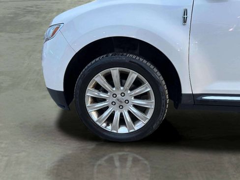 Used 2015 Lincoln MKX AWD w/ Equipment Group 102A image 21