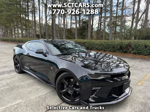 Used 2018 Chevrolet Camaro SS image 1