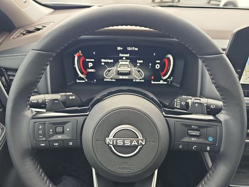 Used 2023 Nissan Rogue Platinum w/ Platinum Premium Package image 37