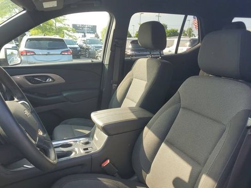 Certified 2023 Chevrolet Traverse LT FWD image 18