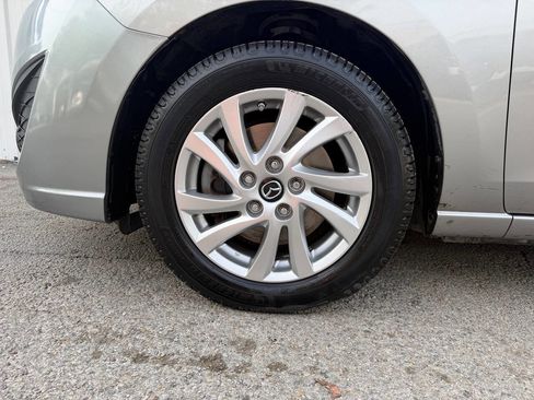 Used 2013 MAZDA MAZDA5 Sport image 13