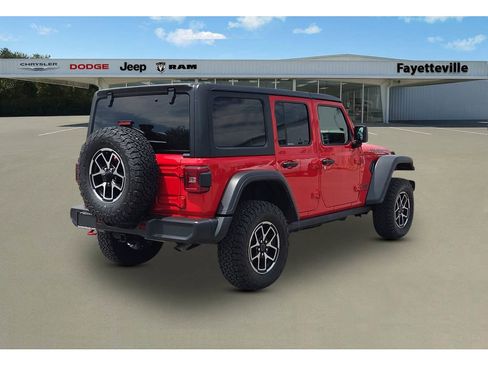 Used 2024 Jeep Wrangler Unlimited Rubicon AWD/4WD image 3