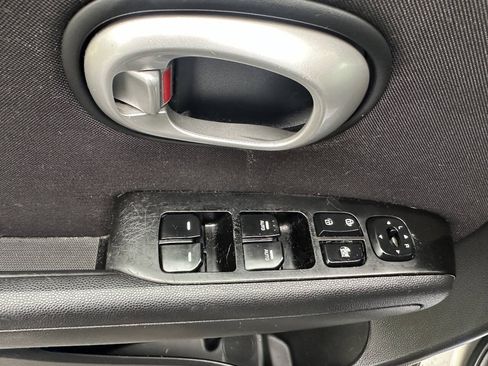 Used 2014 Kia Soul FWD image 18