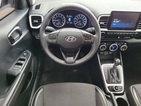 Used 2022 Hyundai Venue Limited w/ Cargo Package image 15