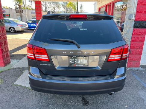 Used 2017 Dodge Journey SE image 3