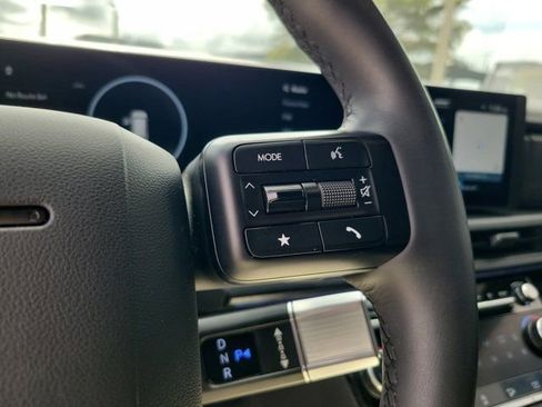 Used 2025 Hyundai Santa Fe Calligraphy image 23