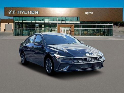 New 2026 Hyundai Elantra Sport image 11