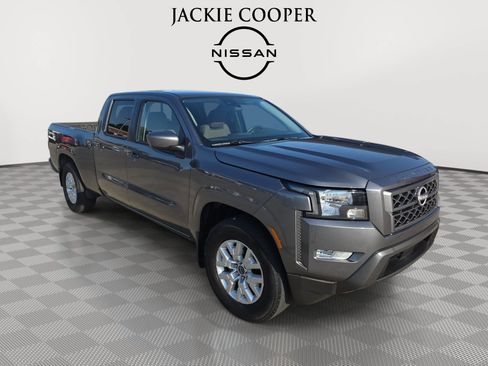 Used 2024 Nissan Frontier SV w/ Technology Package RWD image 3