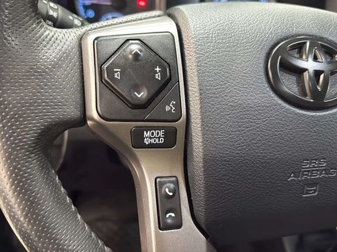 Used 2019 Toyota Tacoma SR5 AWD/4WD image 22