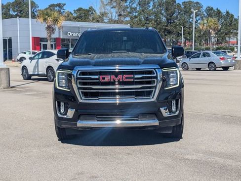 Used 2022 GMC Yukon XL SLT w/ SLT Premium Package image 8