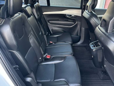 Used 2018 Volvo XC90 T5 Momentum w/ Convenience Package image 18