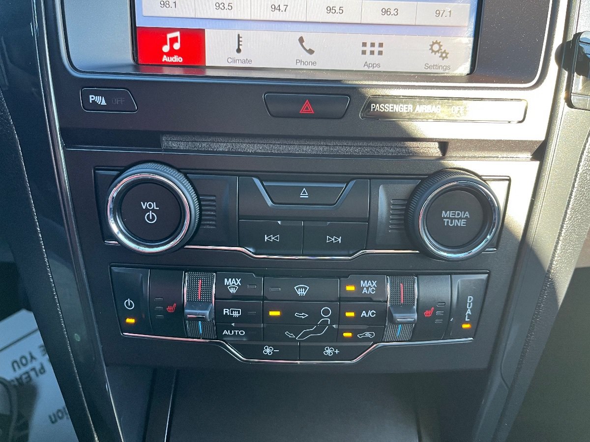 Used 2017 Ford Explorer XLT w/ Equipment Group 202A FWD image 15