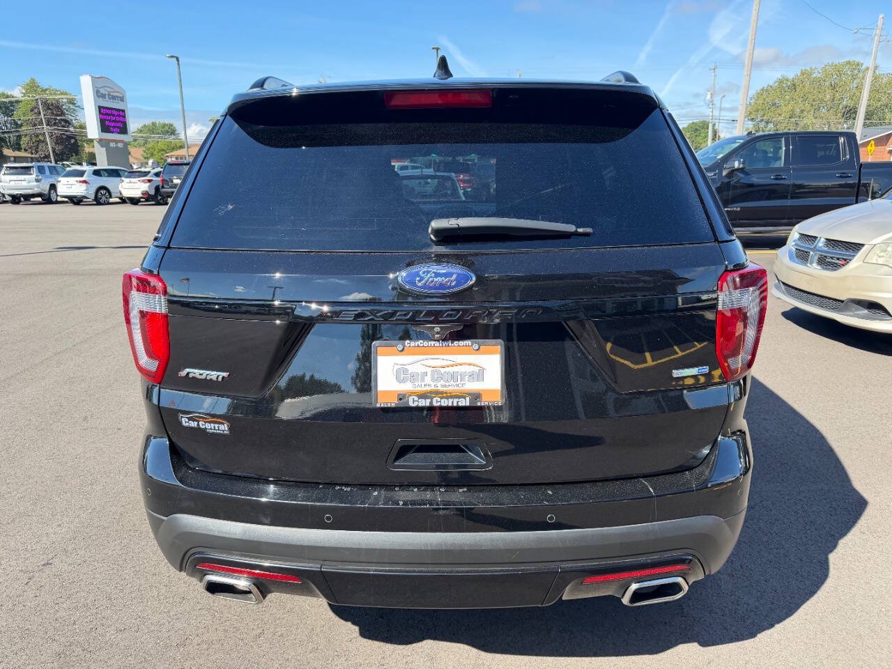 Used 2017 Ford Explorer Sport w/ Equipment Group 401A AWD/4WD image 4