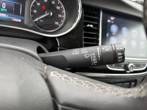 Certified 2021 Buick Encore Preferred image 32