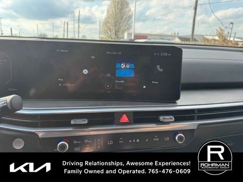 Used 2024 Kia Sorento SX Prestige w/ Olive Brown Leather Package image 12