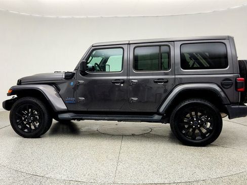 Used 2025 Jeep Wrangler Unlimited Sahara AWD/4WD image 8