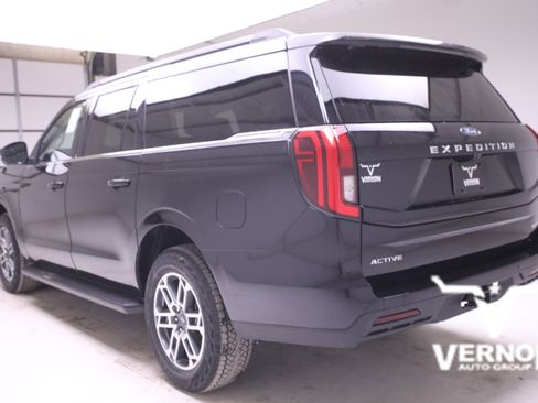 New 2025 Ford Expedition Max Active image 3