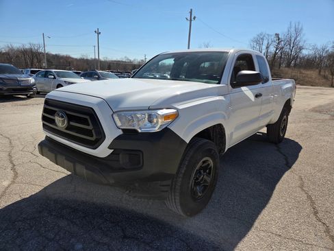 Used 2021 Toyota Tacoma SR image 2
