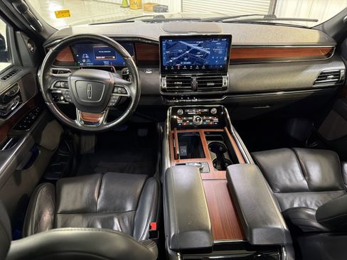 Used 2023 Lincoln Navigator Reserve AWD/4WD image 23