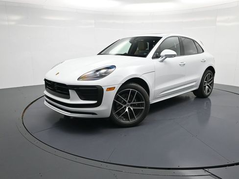 New 2026 Porsche Macan image 28