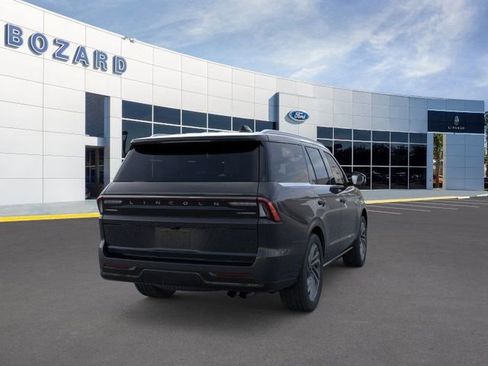 New 2025 Lincoln Navigator Reserve image 8