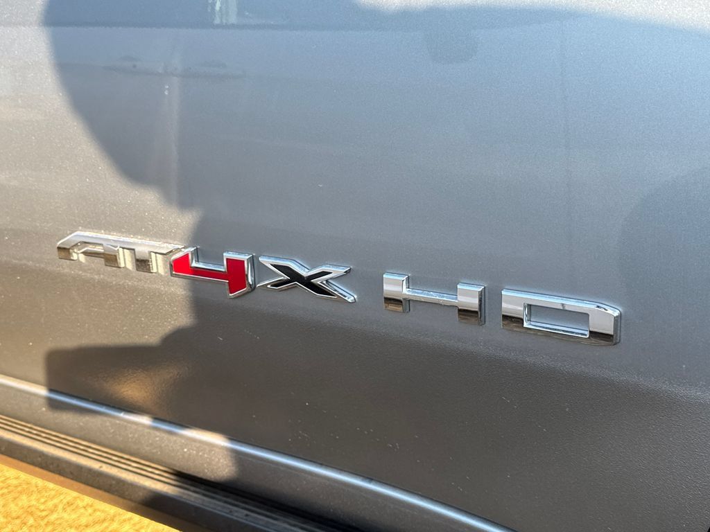 New 2026 GMC Sierra 2500 AT4X w/ LPO, Black Badging Package AWD/4WD image 4