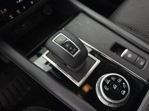 Used 2023 Mitsubishi Outlander ES AWD/4WD image 19