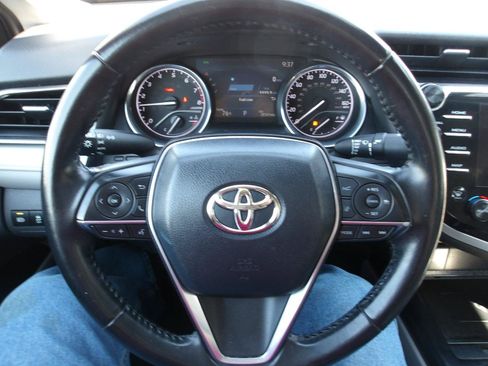 Used 2019 Toyota Camry XLE w/ Navigation Package FWD image 14