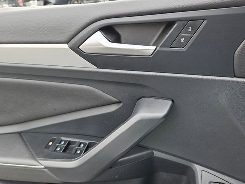 Used 2024 Volkswagen Jetta S image 29