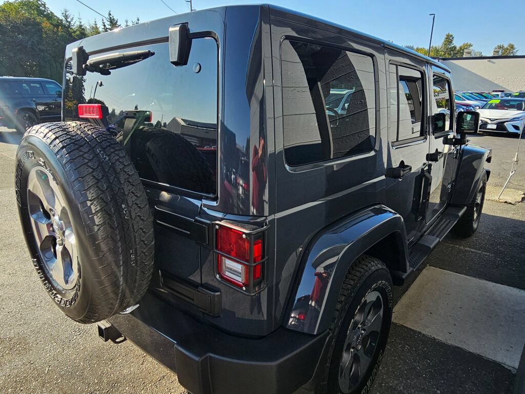 Used 2018 Jeep Wrangler Unlimited Sahara w/ Connectivity Group AWD/4WD image 6