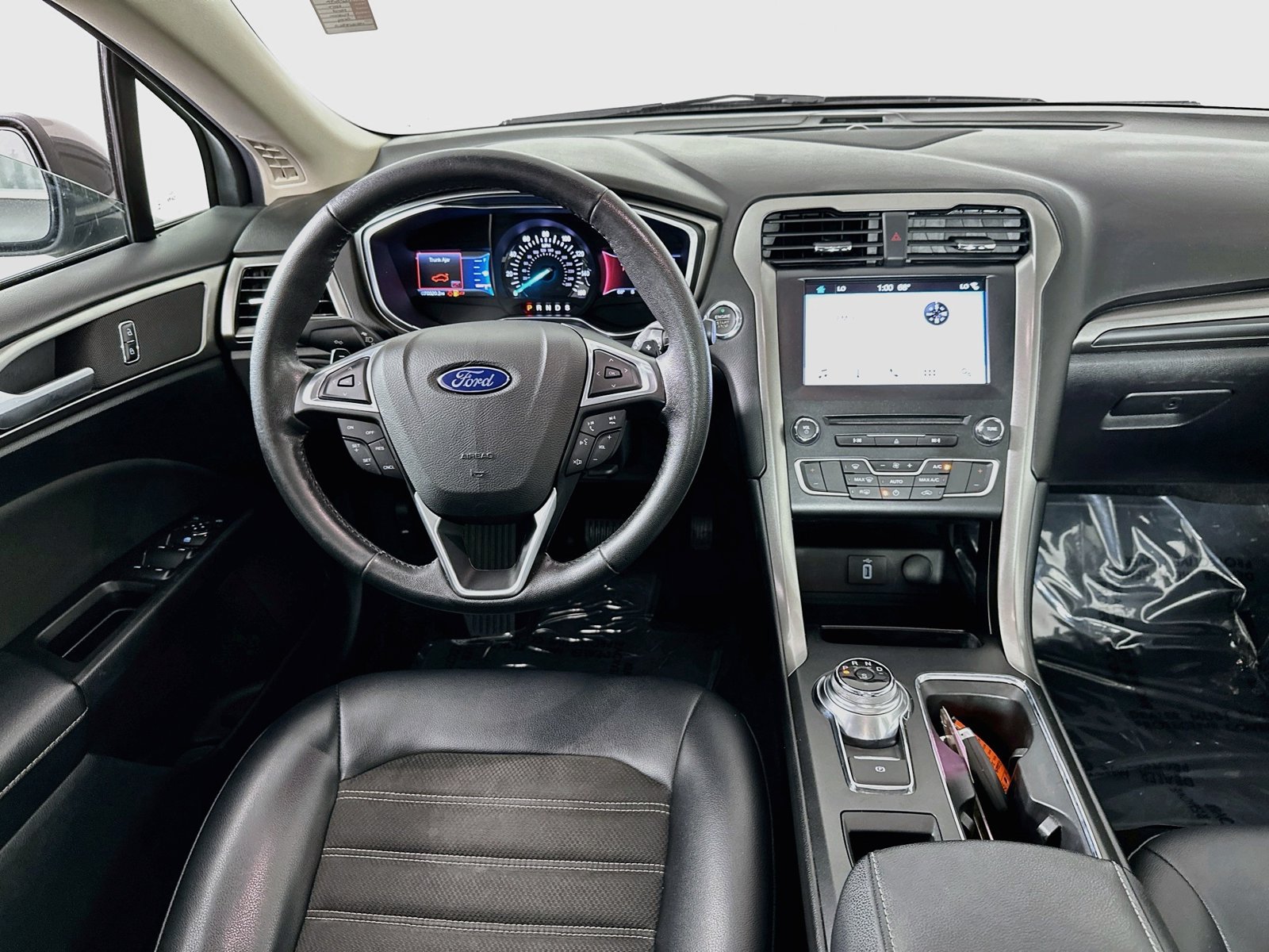 Used 2017 Ford Fusion SE w/ Equipment Group 201A FWD image 22