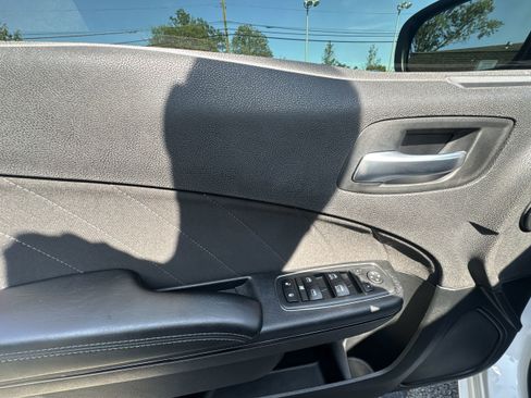 Used 2018 Dodge Charger R/T w/ Blacktop Package image 23