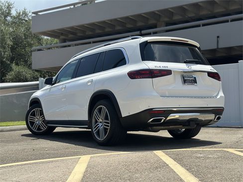 Used 2024 Mercedes-Benz GLS 450 4MATIC image 18