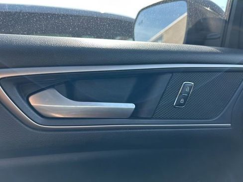 Used 2020 Ford Edge SEL w/ Convenience Package FWD image 19