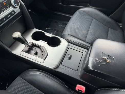 Used 2014 Toyota Camry SE FWD image 26