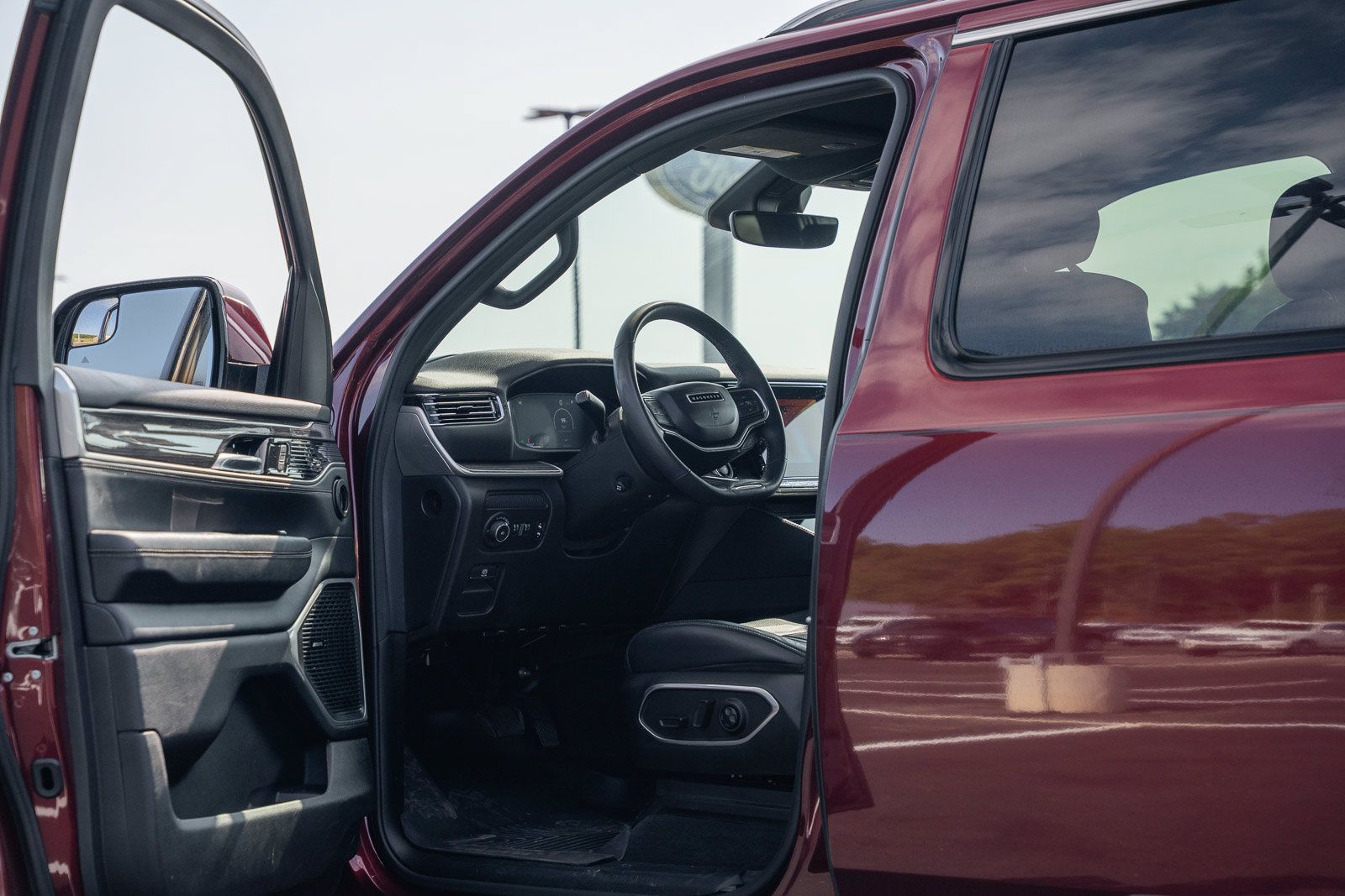 Used 2022 Jeep Wagoneer Series III RWD image 23