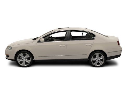 Used 2010 Volkswagen Passat Komfort FWD image 3