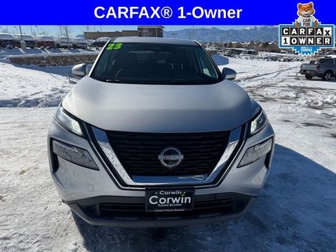 Used 2023 Nissan Rogue SV image 2