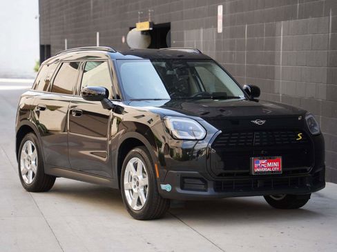 Used 2025 MINI Cooper Countryman SE w/ Comfort Package Max AWD/4WD image 1
