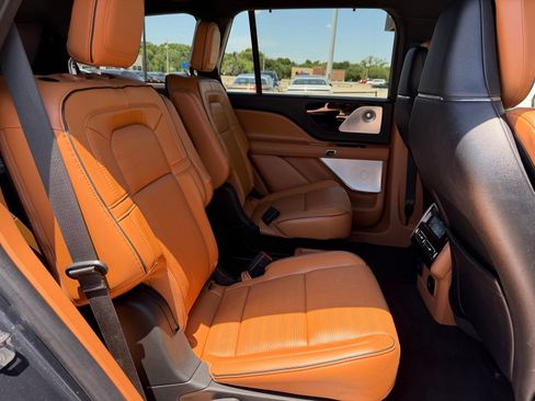 Used 2022 Lincoln Aviator Black Label w/ Class IV Trailer Tow Package AWD/4WD image 26
