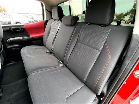 Used 2017 Toyota Tacoma SR5 image 21